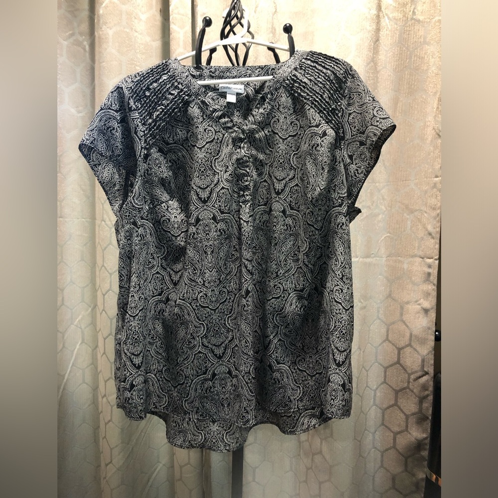 Black Paisley Top  2X  Liz Claiborne